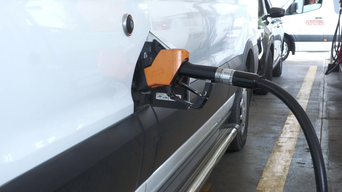Petrol fiyatları mayıstan bu yana ilk kez 100 doları aştı