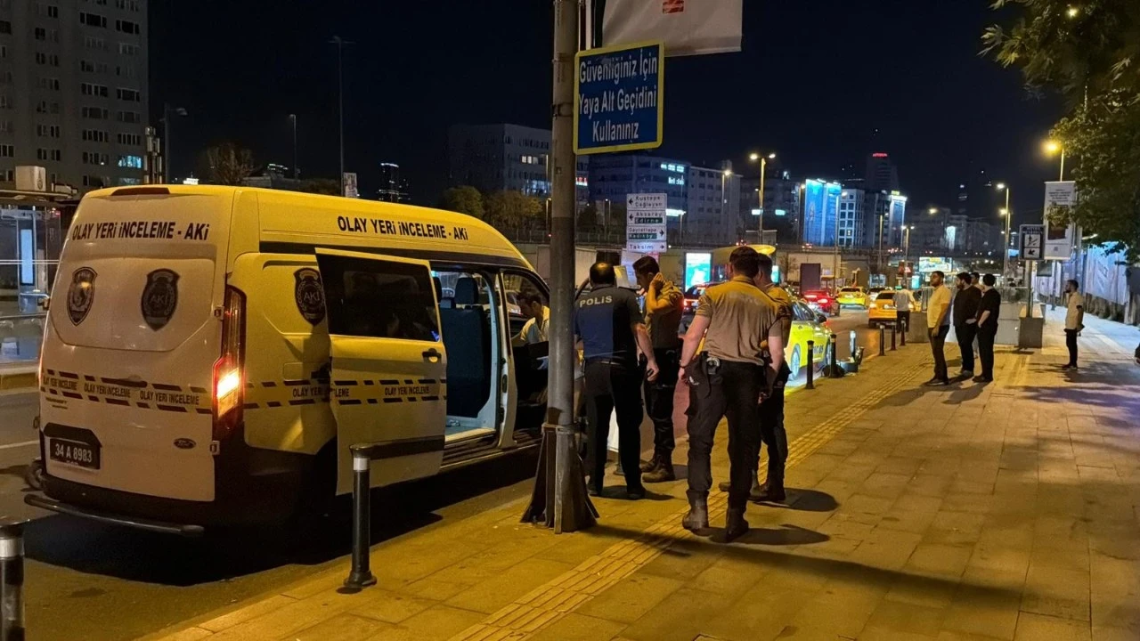 İstanbul'da dehşet! Yolcunun ağır yaraladığı taksi şoförü kalp krizi geçirdi: "Aracımızda Azrail'i taşıyoruz"