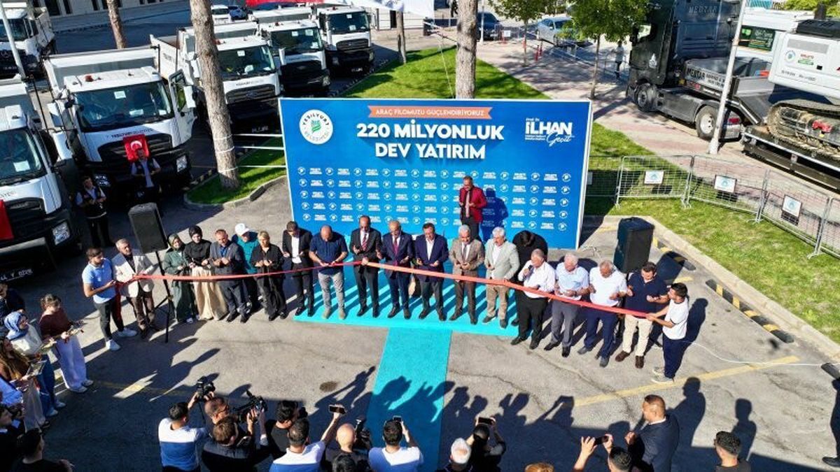 Yeşilyurt Belediyesi Araç Filosunu 220 Milyon TL.'lik 31 Yeni İş Makinasıyla Güçlendirdi