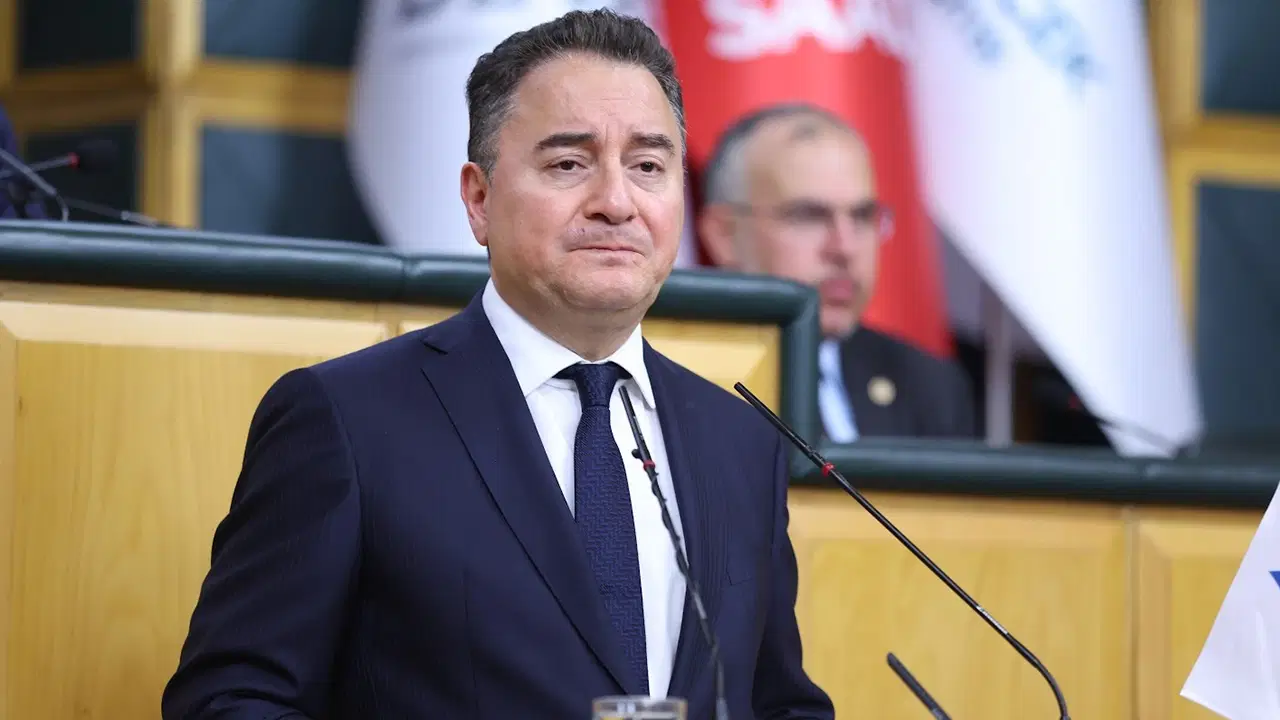 Ali Babacan'dan 'beyaz et' üreticisi şirketlere kayyım atanmasına tepki: 'Mülkiyet hakkına vurulmuş ağır bir darbe'