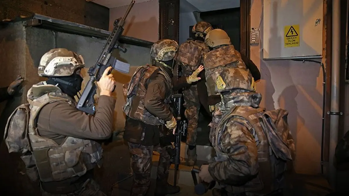 FETÖ'nün "Işık evleri"ne darbe: 11 İl'de eş zamanlı baskın