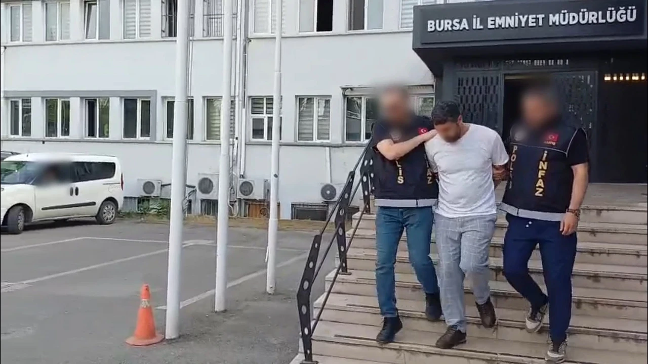 13 yıldır Interpol tarafından kırmızı bültenle aranıyordu: Bursa'da yakalandı
