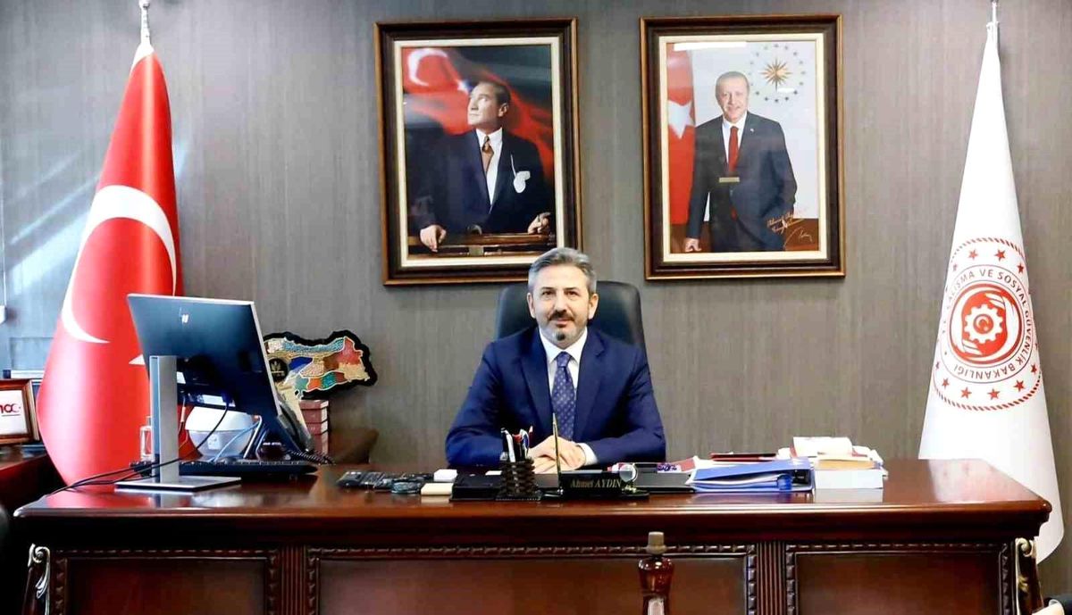Bakan Yardımcısı Aydın: "Yapay zeka çağında insan kalabilmek en büyük sorumluluğumuzdur"