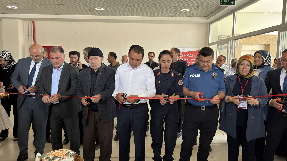 Yahyalı'da Hayat Boyu Öğrenme Sergisi
