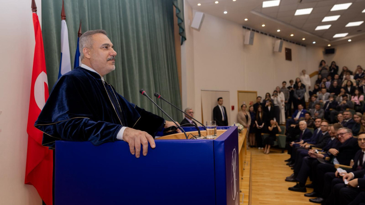 Hakan Fidan'a Rusya'da fahri doktora ünvanı verildi