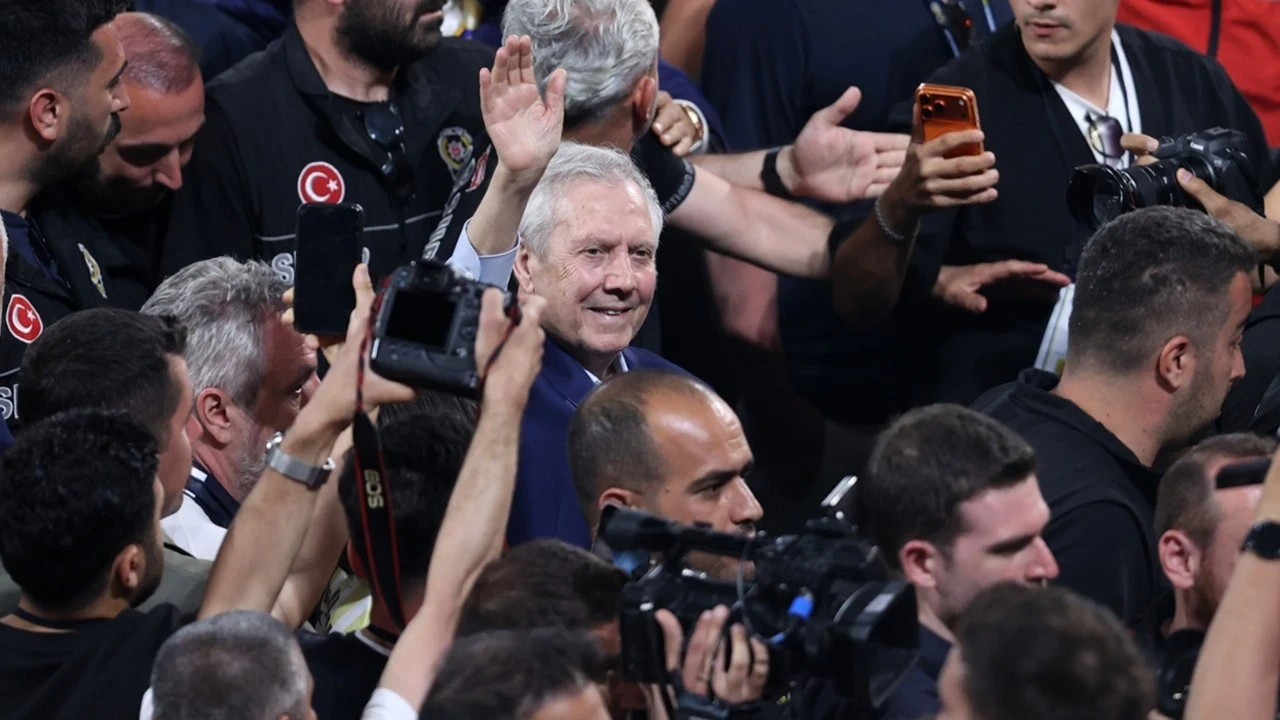 Aziz Yıldırım geri döndü: FENER hisseleri nasıl karşılık verdi?