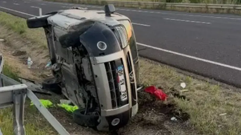 Ankara'da otomobil, refüje çarpıp takla attı: 2 yaralı