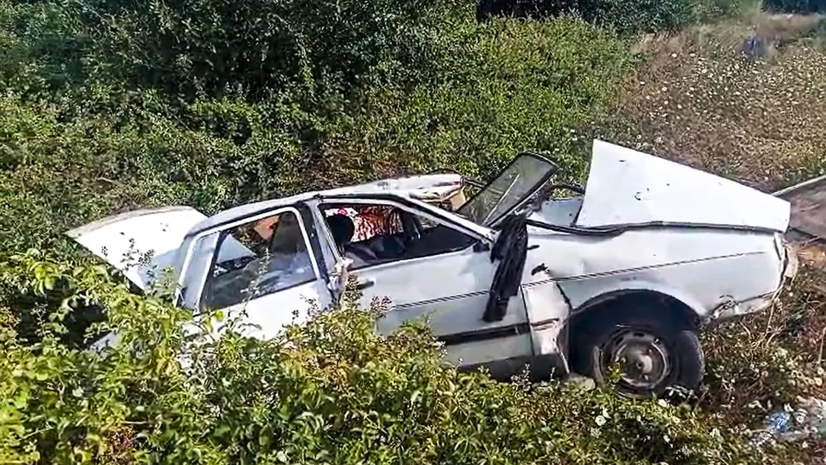 Adana'da can pazarı! Otomobil narenciye bahçesine uçtu: Kaza anı kamerada