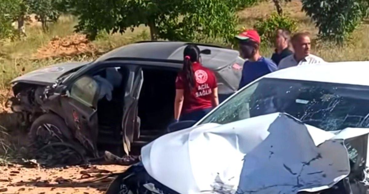 Gaziantep'te 2 otomobil çarpıştı: 5 yaralı