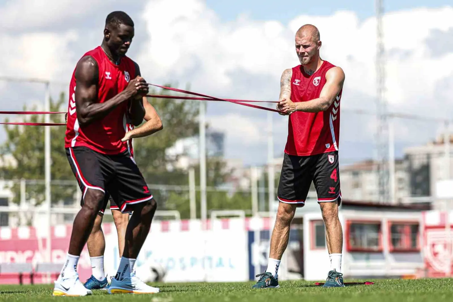 Samsunspor yeni sezona çift antrenmanla hazırlanıyor