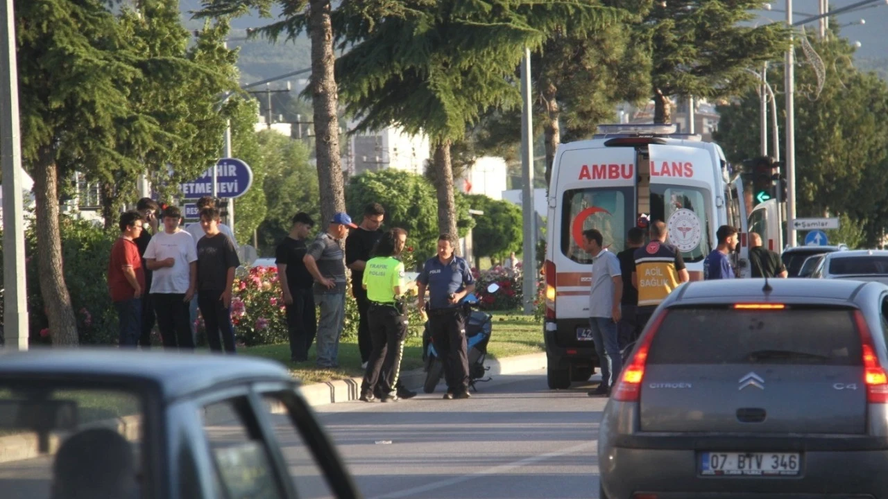 Kaza sonrasında dili boğazına kaçan çocuğu vatandaş kurtardı
