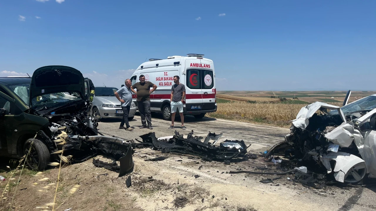 Tekirdağ'da feci kaza: 1'i ağır 2 yaralı