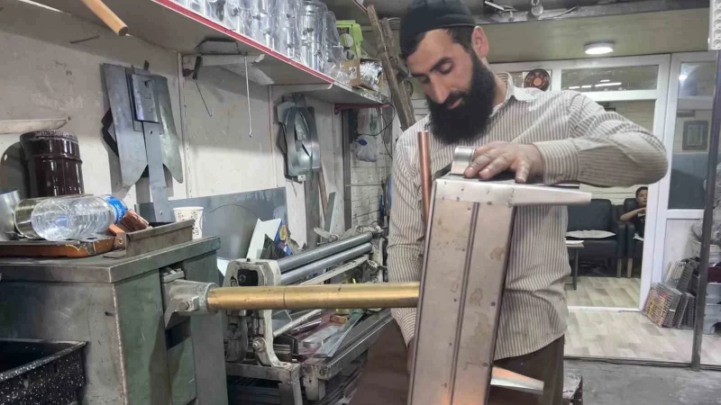 Sıcaklıklar arttı talep patladı: Sabahın ilk ışıklarından gece yarısına kadar çalışıyorlar