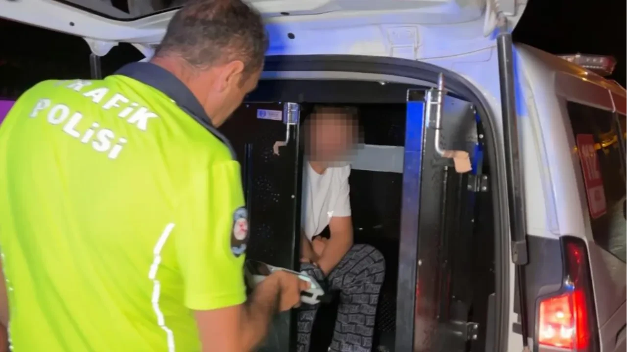 Aksaray'da film gibi kovalamaca: Patlak lastikle kaçtı, polise "150 TL param var" dedi