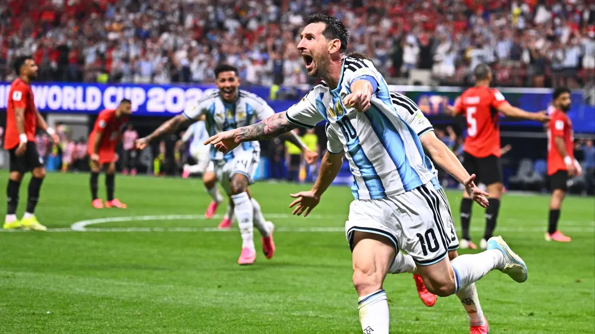 Son şampiyon Arjantin yarı final peşinde! Gözler Lionel Messi'de