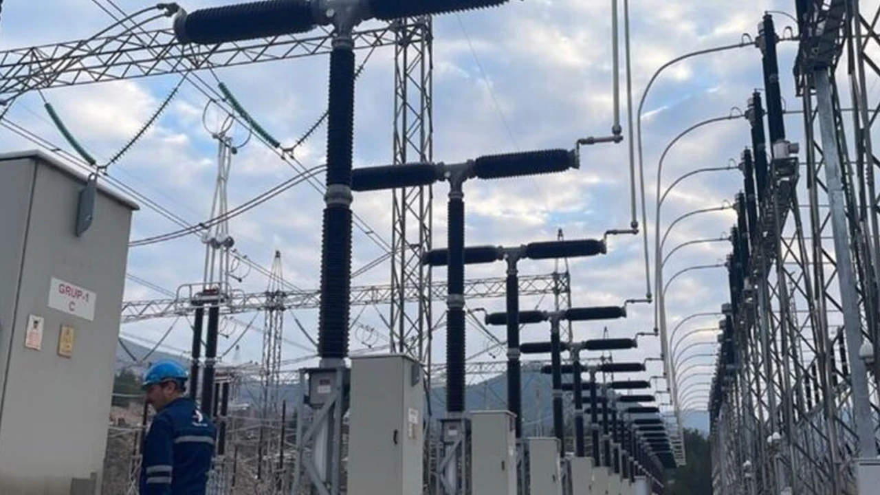 Elektrikte dikkat çeken tablo: Zirve saati ve üretim dağılımı açıklandı