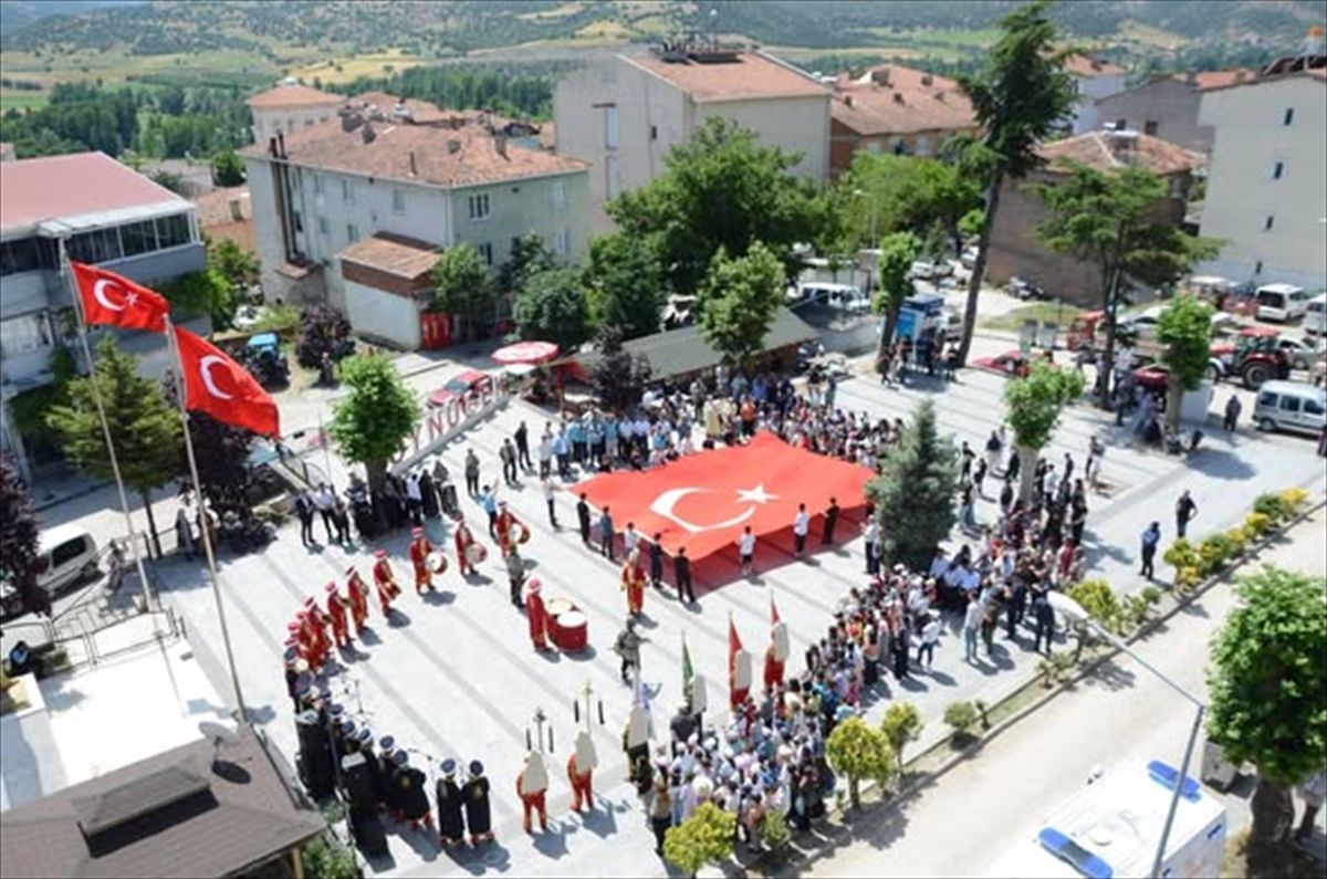 Göynücek'te öğrenciler bahar şenliğinde buluştu