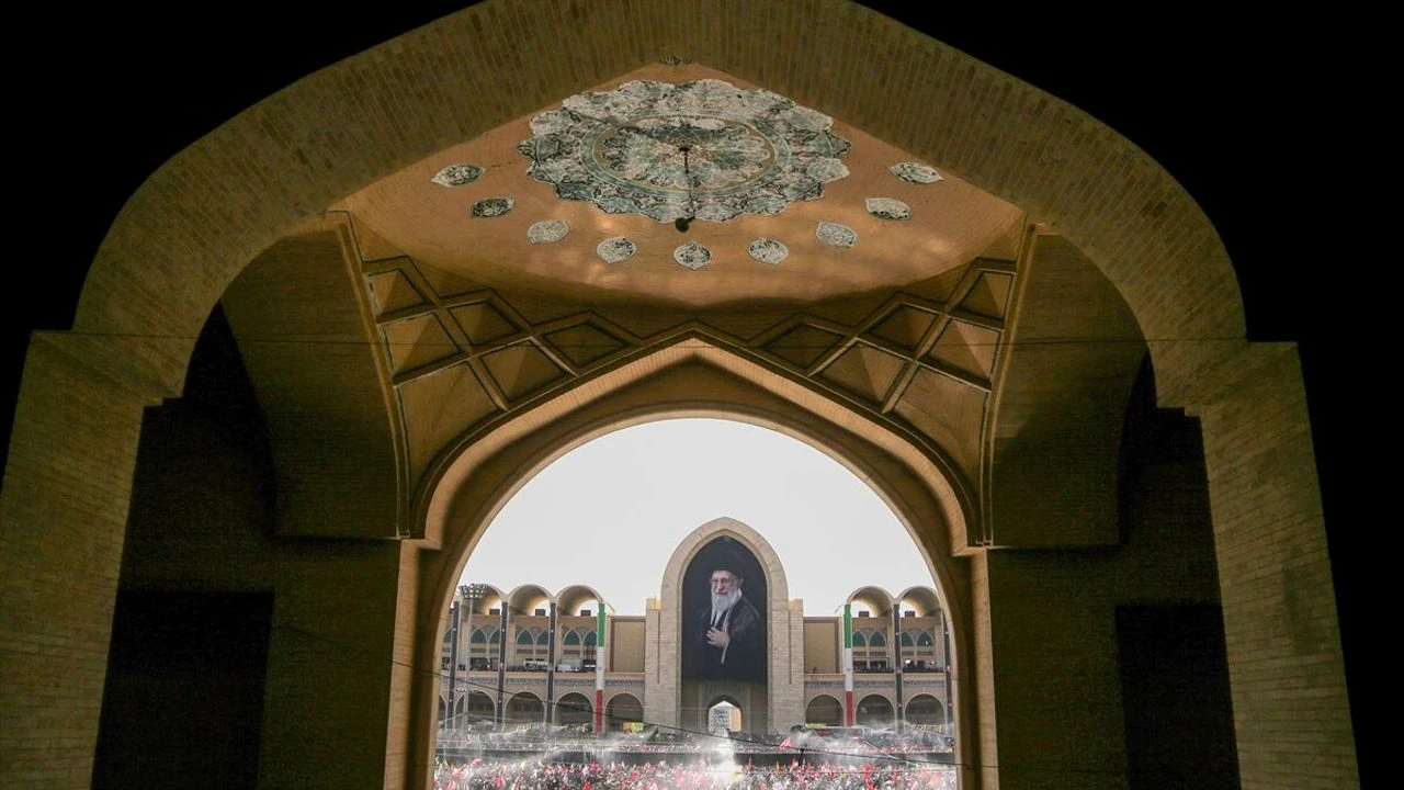 Ölümünden 4 ay sonra Hamaney'e Tahran'da cenaze töreni