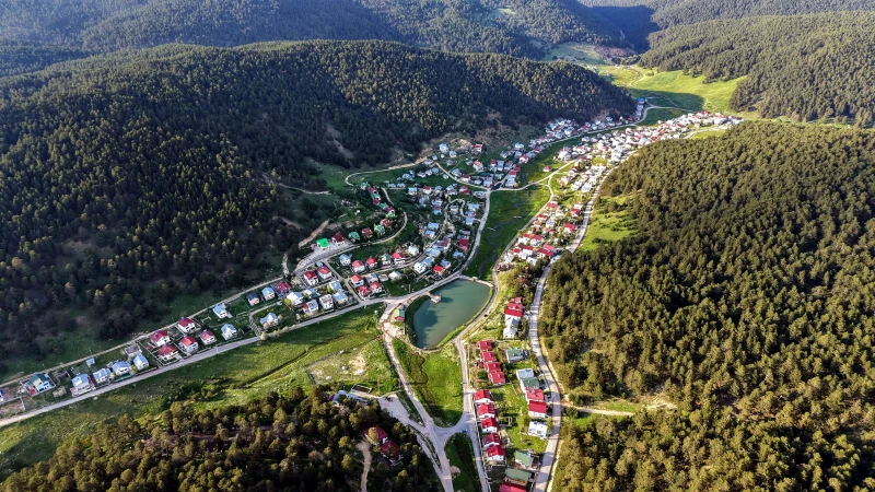 Türkiye'de yerini çok az kişi biliyor: Yazın ortasında gürül gürül soba yakıyorlar