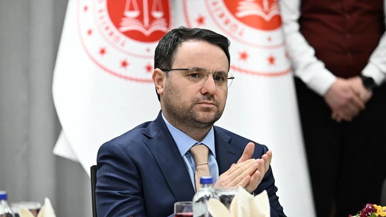 SON DAKİKA | Ahbaplar, Gülistan Doku, yasa dışı bahis... Bakan Gürlek duyurdu: 3 ilde peş peşe operasyon! 112 gözaltı