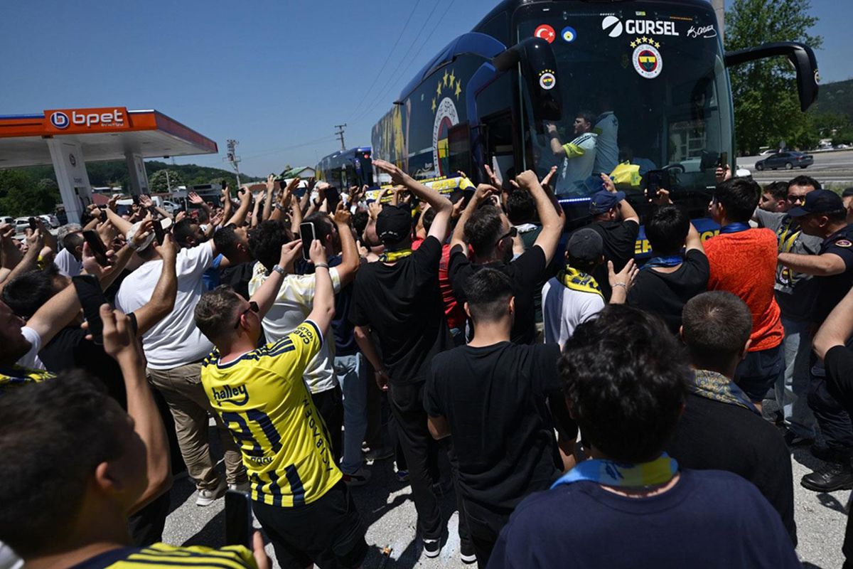 Fenerbahçe'nin kamp kadrosu belli oldu