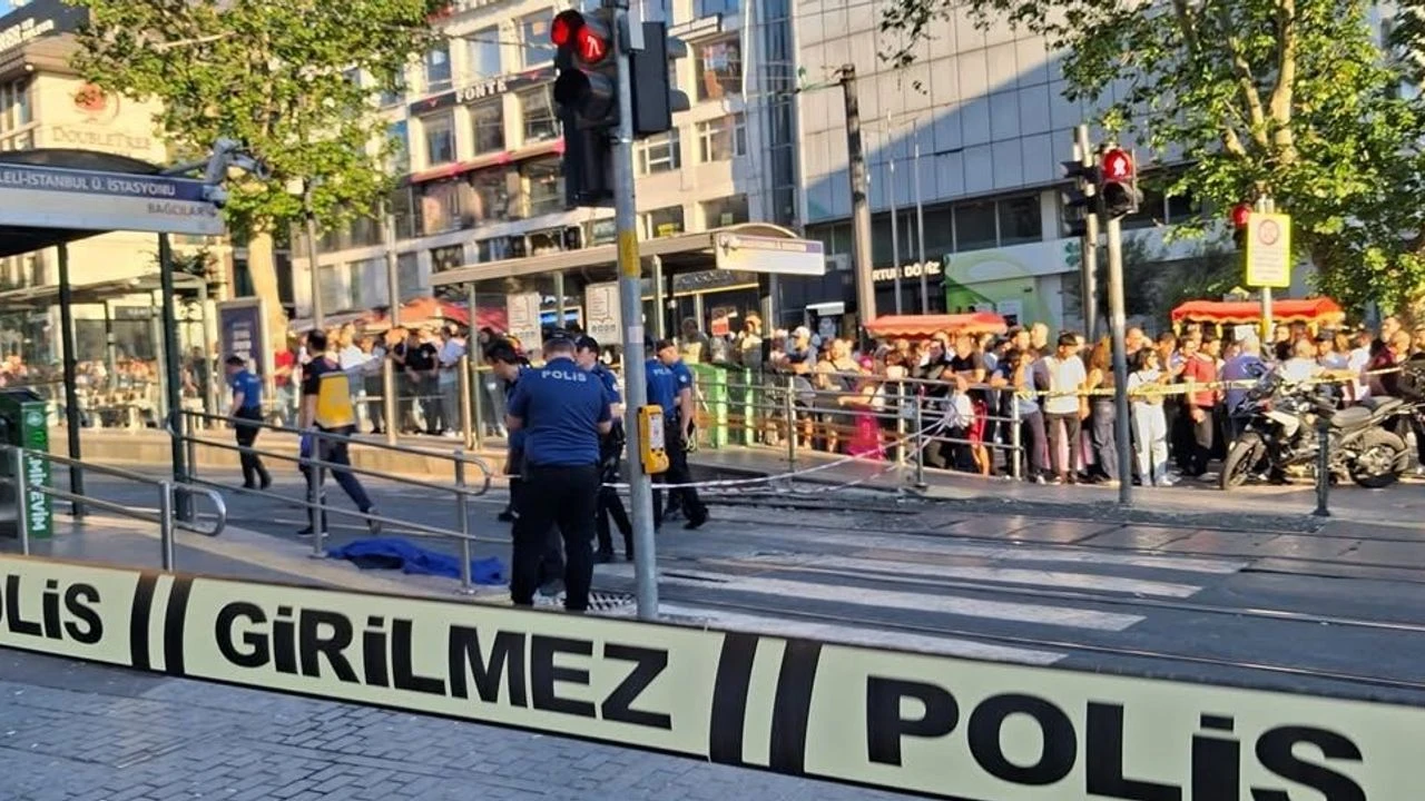 Laleli'de tramvay faciası