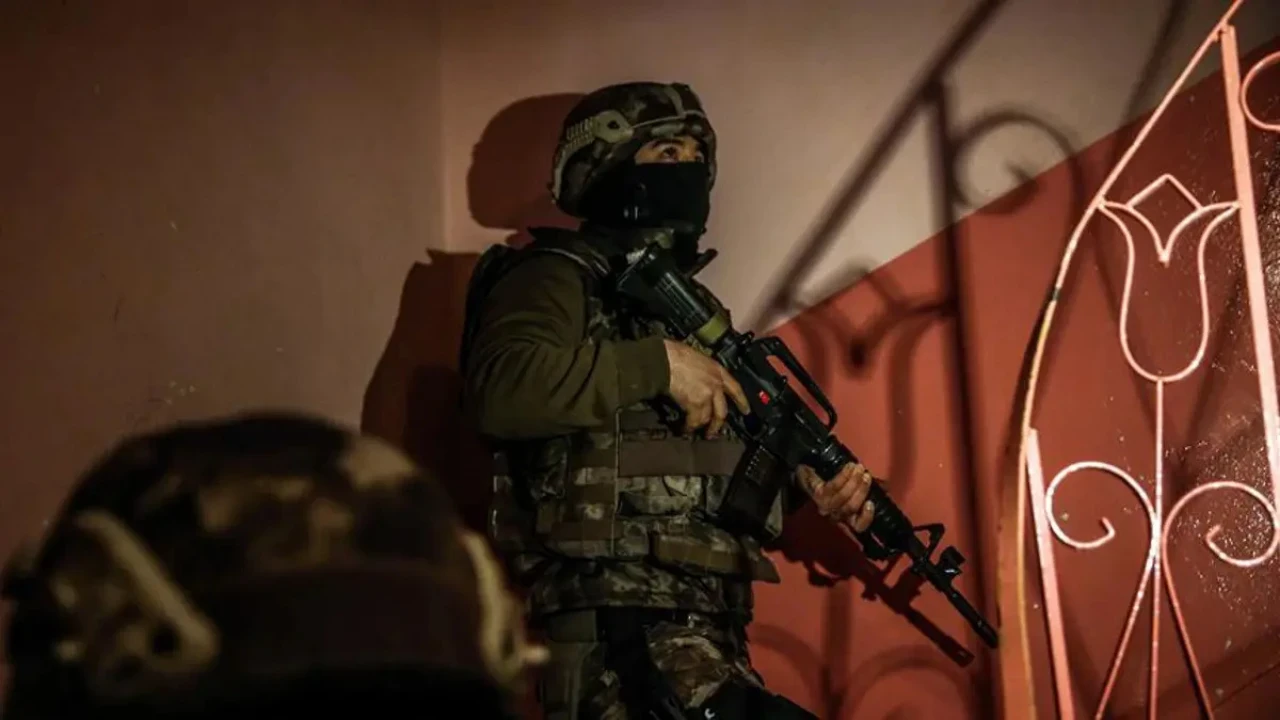 81 ilde 968 şüpheli hakkında FETÖ operasyonu