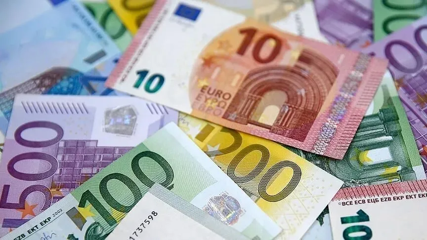 AB'den Rusya'nın Venedik Bienali'ne katılması nedeniyle sağladığı hibeyi geri çekme kararı