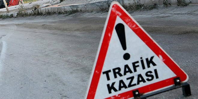 Kastamonu'da iki otomobilin çarpıştığı kazada biri çocuk 5 kişi yaralandı