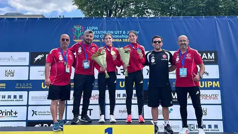 Milli sporcular Tulya Kesebir ve Tuana Özgür, UIPM Pentatlon U17 Dünya Şampiyonası’nda altın madalya kazandı