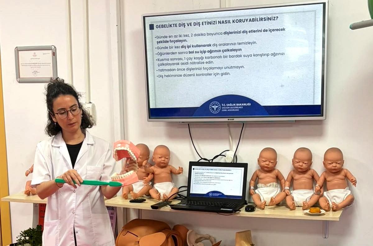 Anne adaylarına gebelikte ağız ve diş sağlığı eğitimi verildi