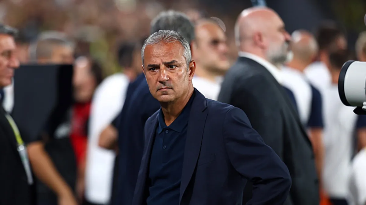 Fenerbahçe’de sürpriz ayrılık gerçekleşiyor! İsmail Kartal’ın isteği kurala takıldı...