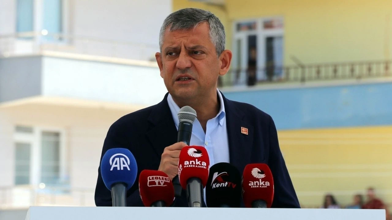 Özgür Özel: Gerekirse bu başı vereceğim ama onlara baş eğmeyeceğim!