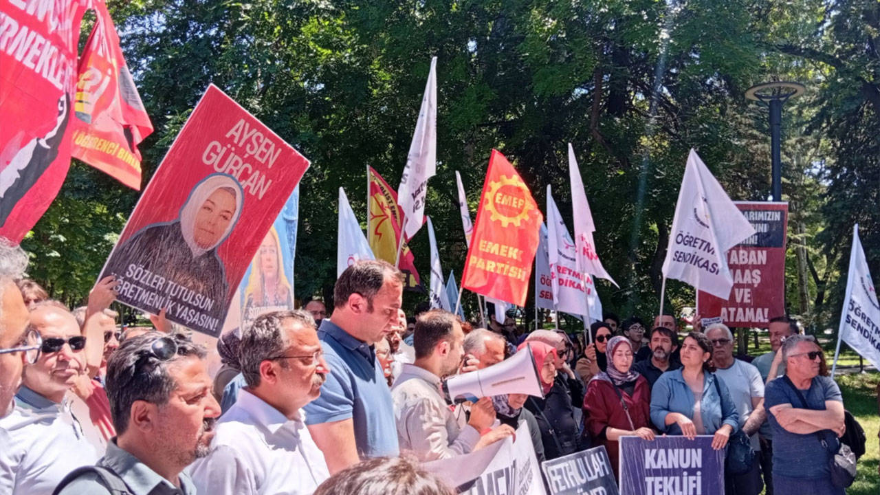 Ankara'da öğretmenlere yine polis müdahalesi: Eğitim-Sen Başkanı dahil çok sayıda gözaltı!