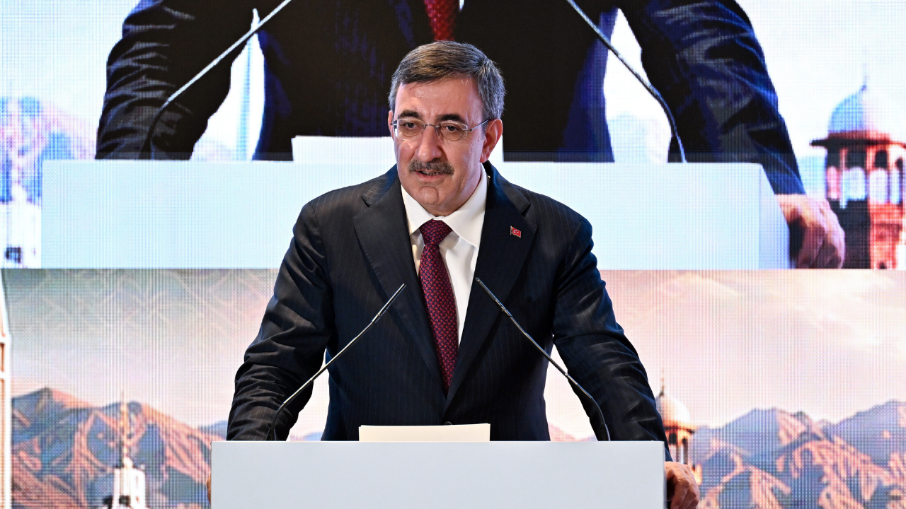 Cevdet Yılmaz: Tarihi muhabbetimizi ortak refaha çevirelim