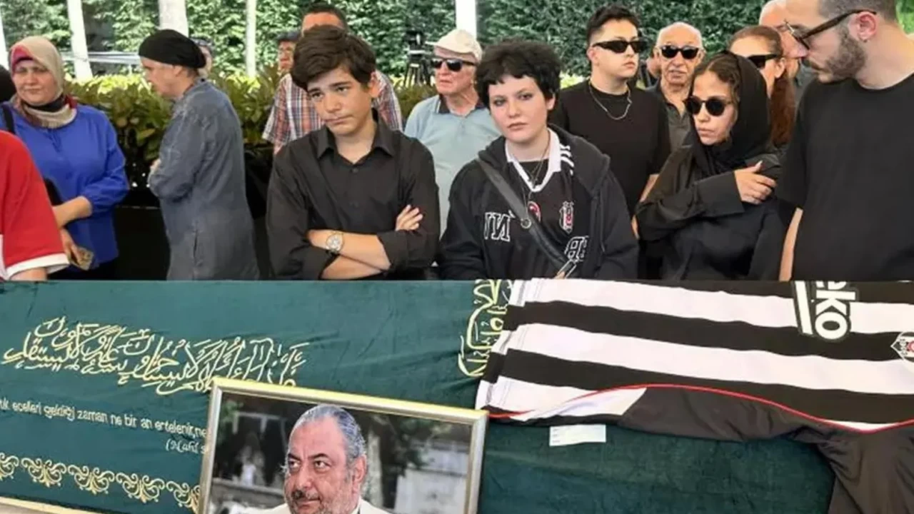 Reha Muhtar'ın cenazesinde ilginç anlar! Mina'nın mimikleri gündem oldu