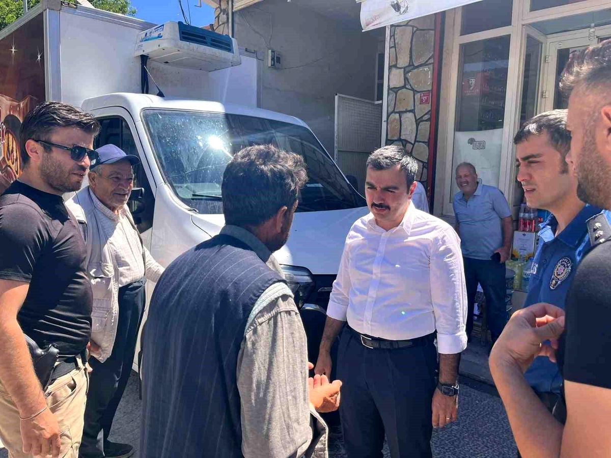 Dicle Kaymakamı Atış, esnaf ve vatandaşlarla bir araya geldi