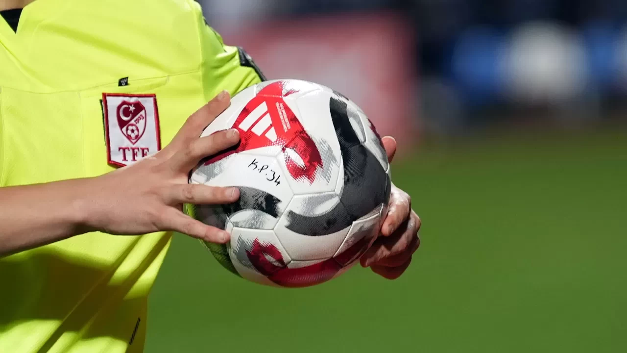 TFF yeni sezonun hakem kadrosunu duyurdu: İşte Süper Lig'de düdük çalacak Üst Klasman Hakemleri!