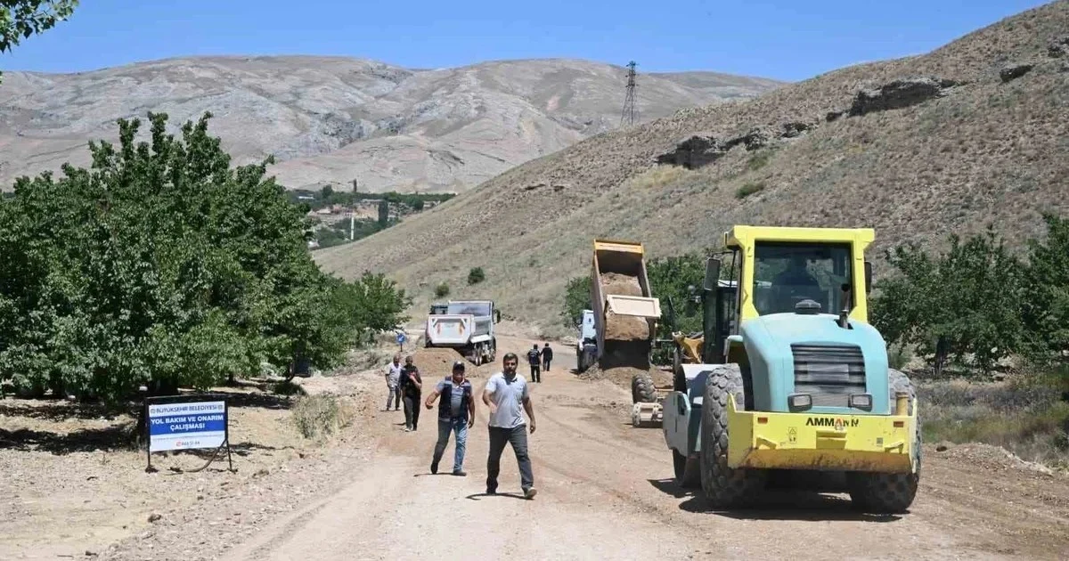 Malatya'da Esenbey grup yolu: 3 ilçe ve 55 mahalleyi bağlayan aksın 5 km'si bitti