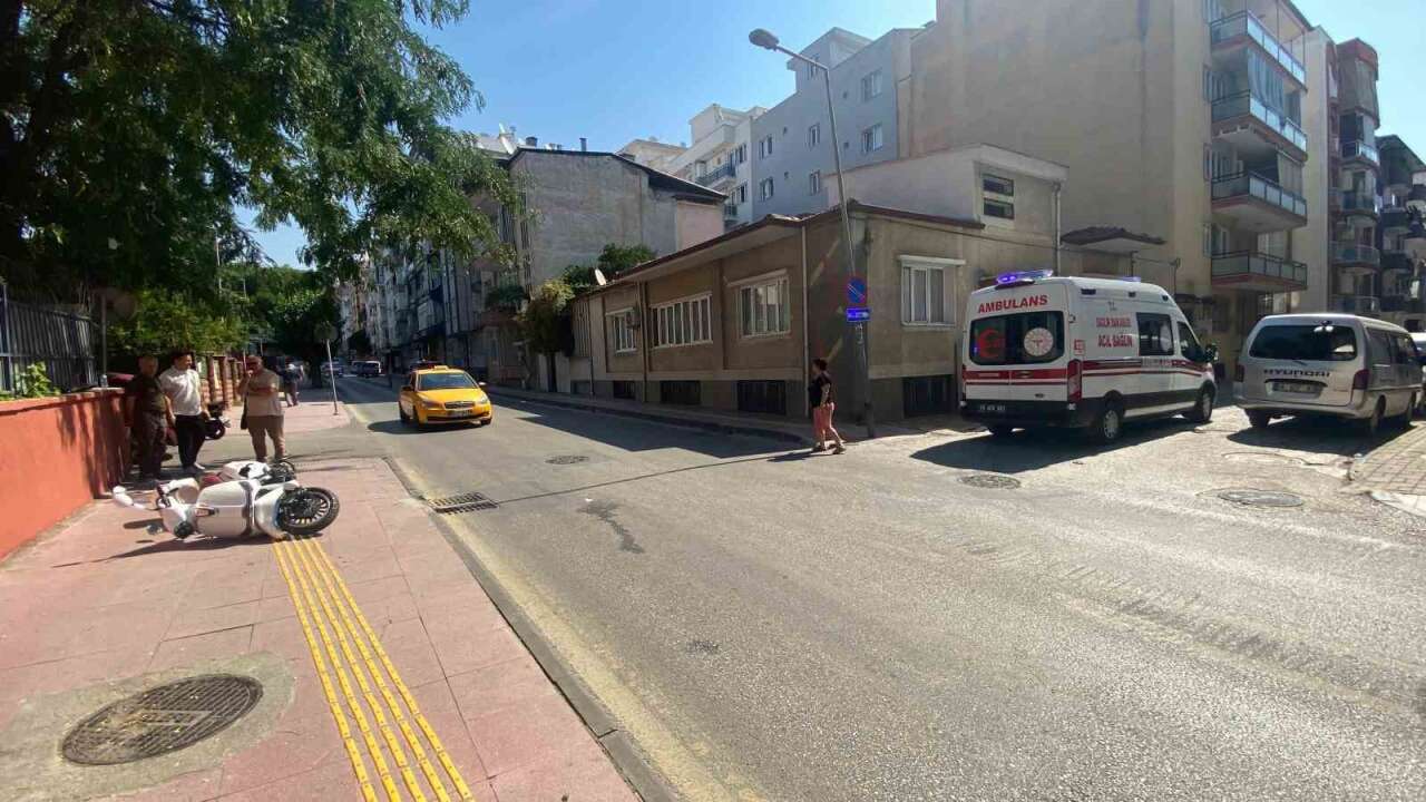 Aydın’ın Efeler'de otomobil ile motor çarpıştı: 1 yaralı
