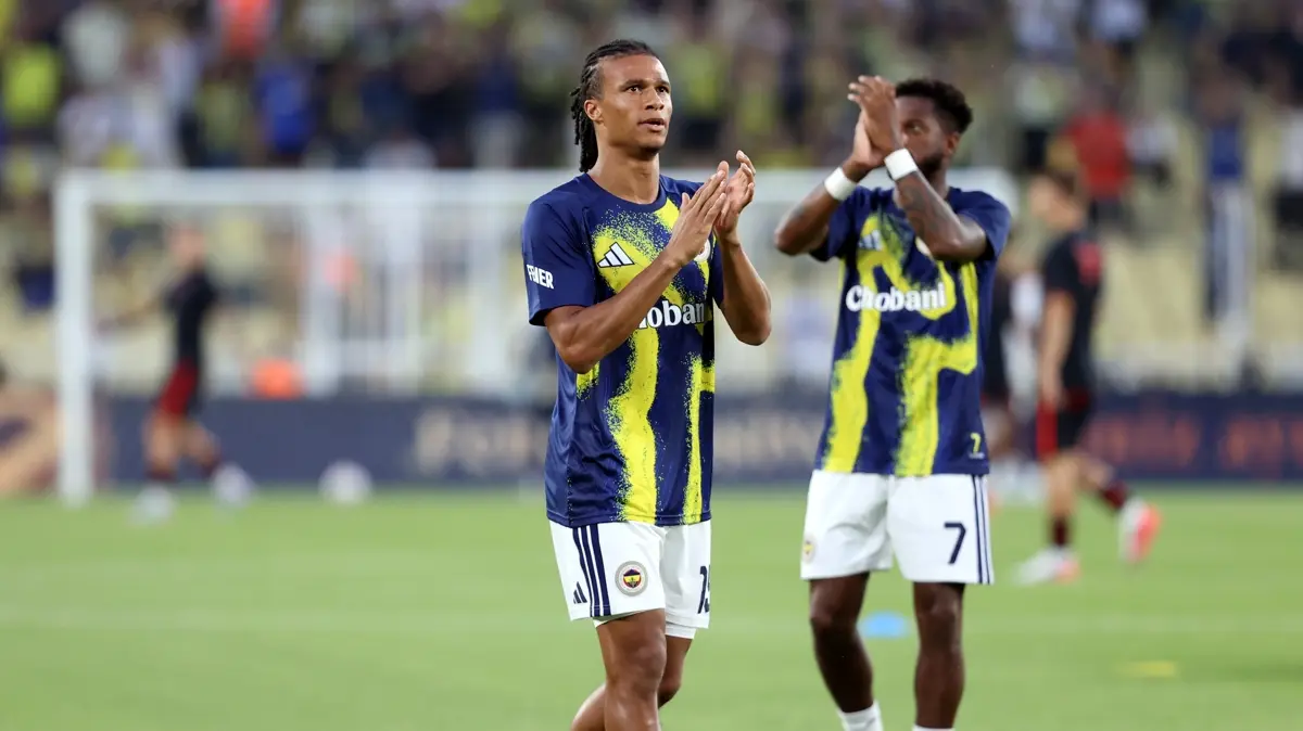 Fenerbahçe'de Ake 11'de, Greenwood yedek