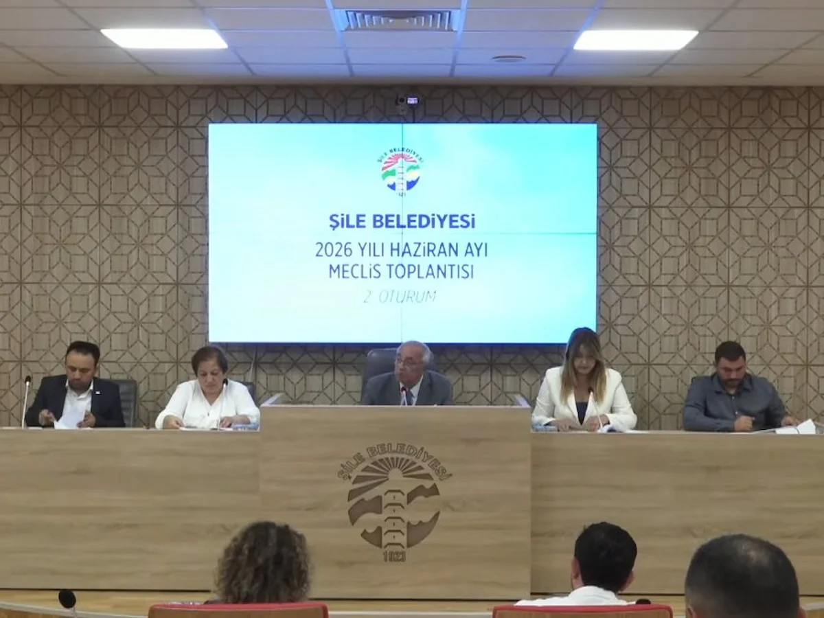 Şile Belediye Meclisi'nde küfürlü anlar: Vatandaşlar bizi s..tir eder