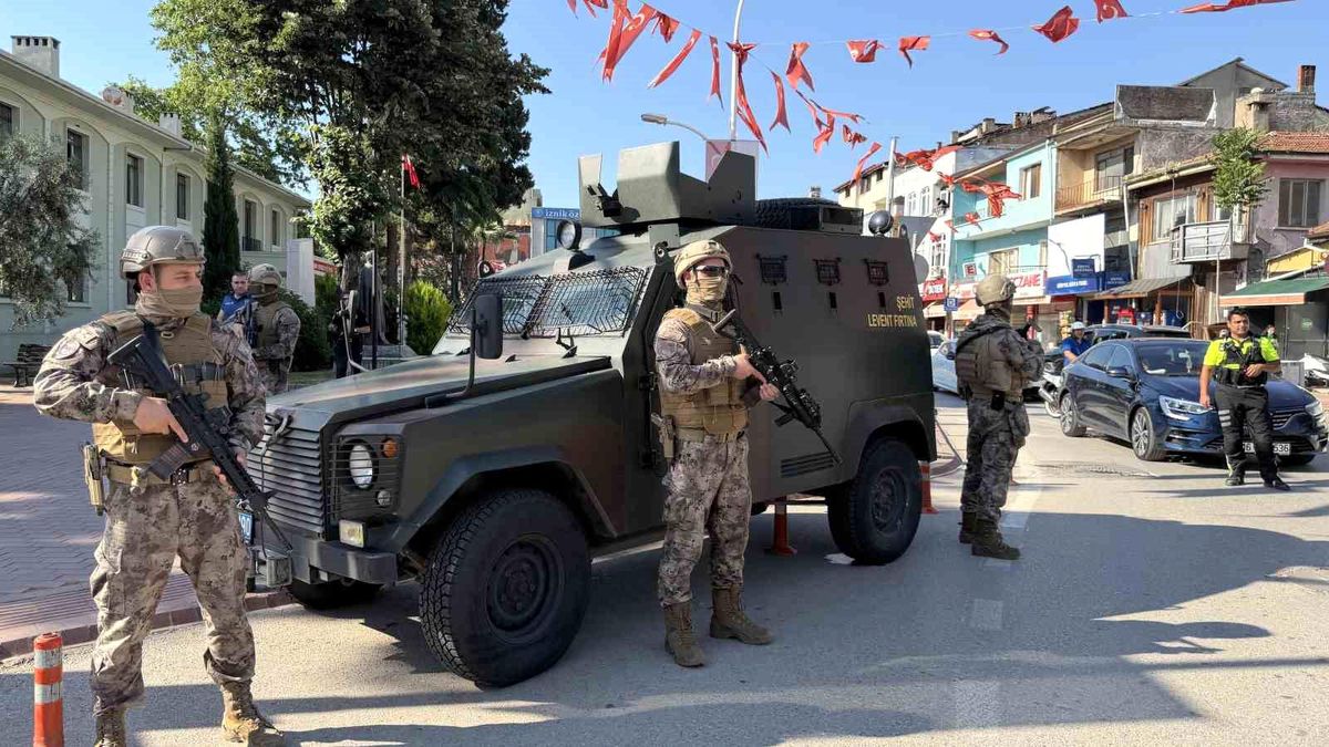 İznik'te 'Önüne bak' tartışmasının ardından bölgede yoğun güvenlik önlemi