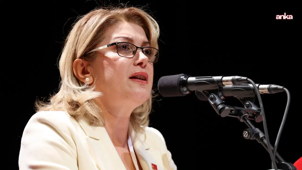 Asu Kaya: Boş binalarda 'başkancılık' oynamak isteyenler buyursun oynasın