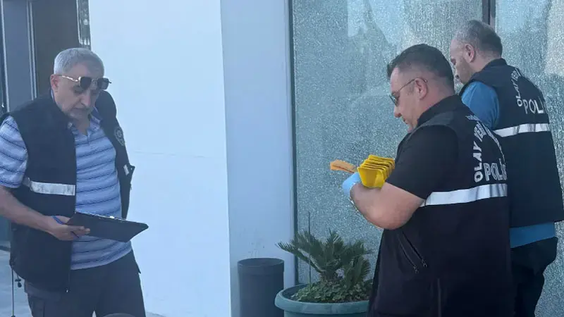 Antalya'da oto galeriye silahlı saldırıda 2 tutuklama, 1 ev hapsi