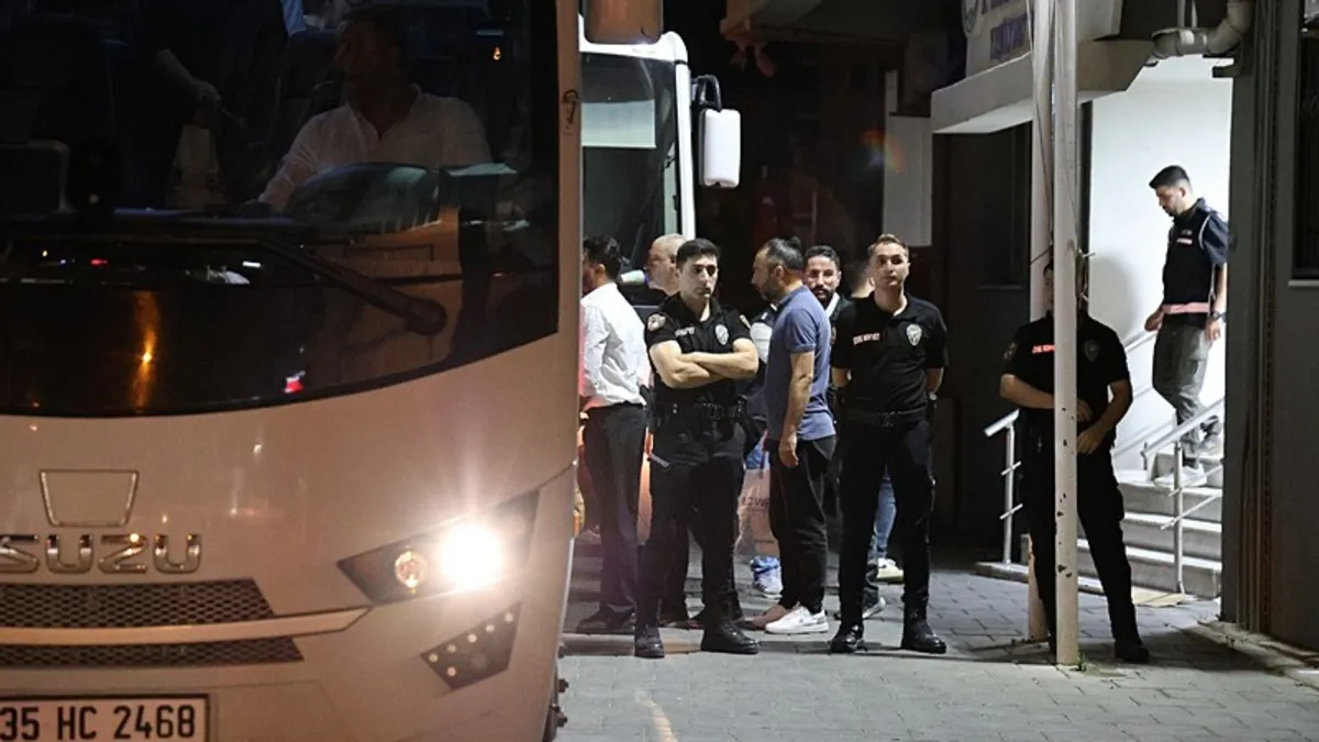 Seferihisar Belediyesine yönelik soruşturmada 20 şüpheli adliyeye sevk edildi
