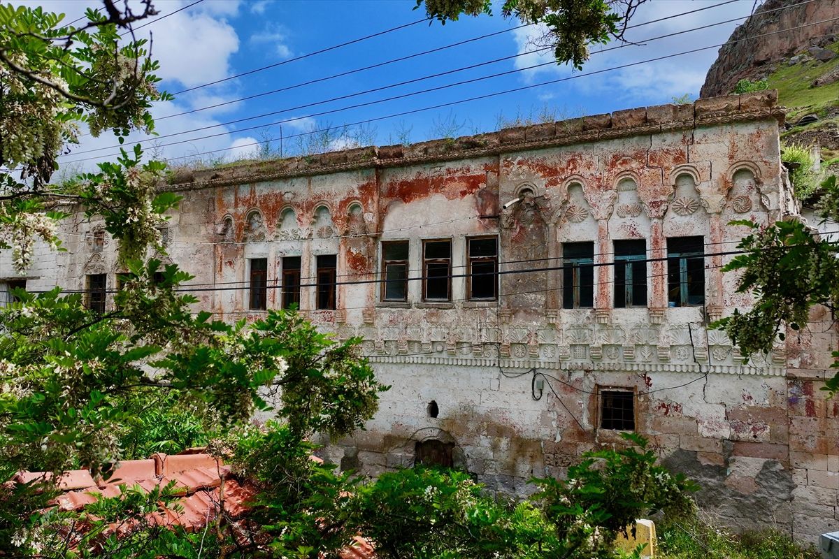 Afet riski nedeniyle boşaltılan köylerini ziyaret edip özlem gideriyorlar