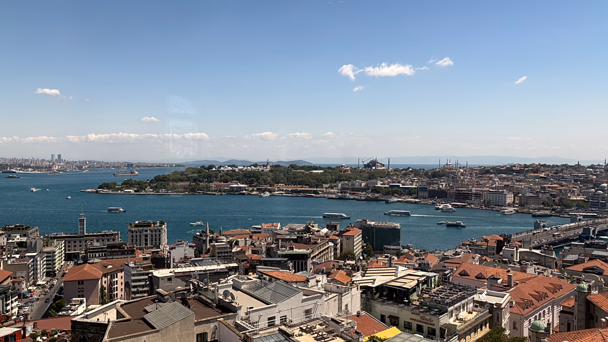 İstanbul'da edebiyat rotası: 'Puslu Kıtalar Atlası' ile şehri okumak
