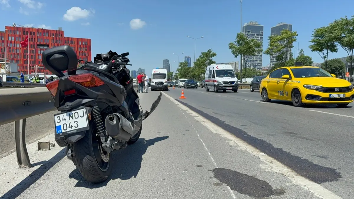Kartal'da feci kaza: 2 kişi öldü, 1 kişi yaralandı