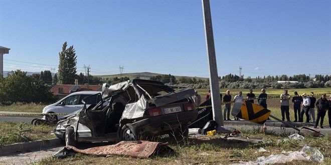 Kayseri'de iki otomobilin çarpıştığı kazada 3 kişi öldü